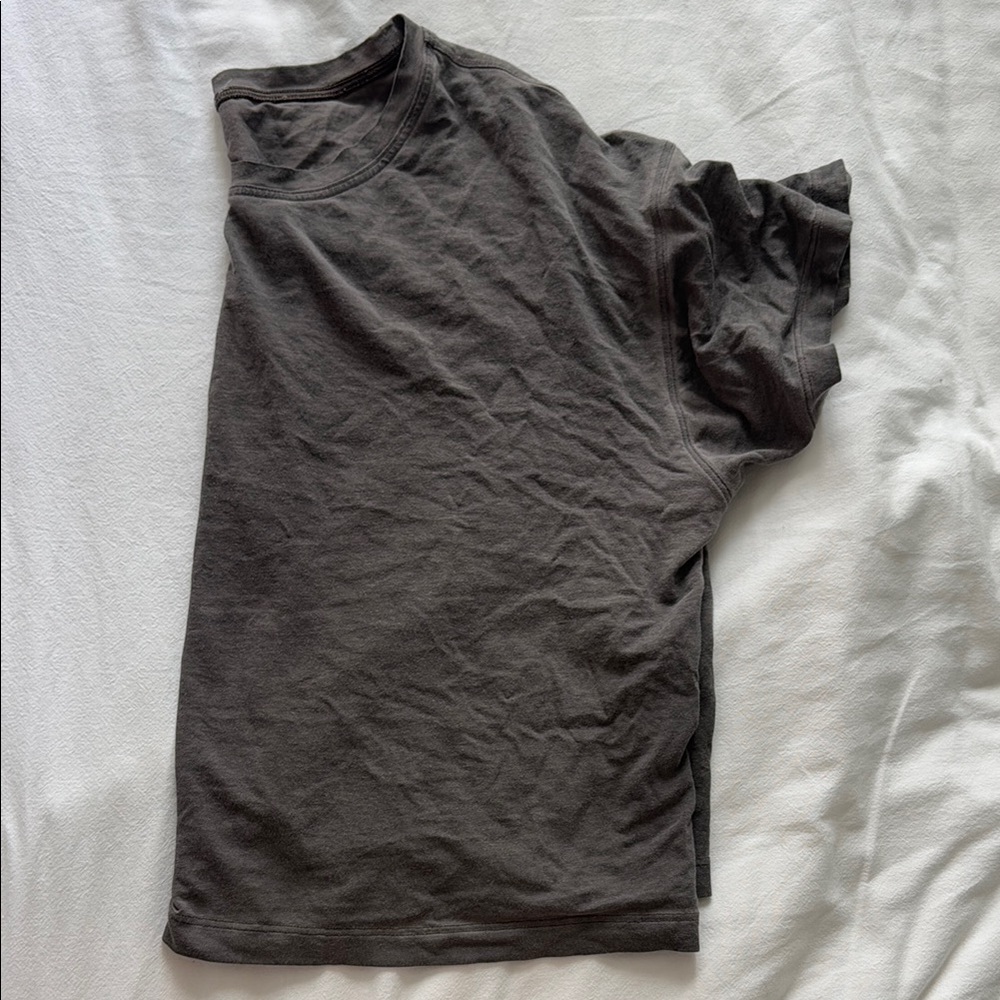 Lululemon cropped short-sleeve shirt